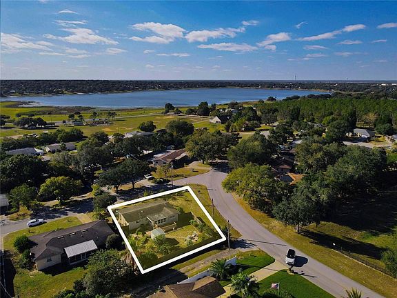 4th image of 1025 Highview Dr