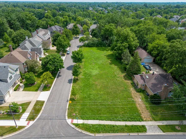 500 Ryan Ct, Westmont, IL 60559