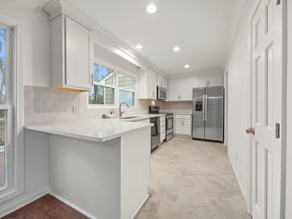 901 Bridge Way, Raleigh, NC 27615