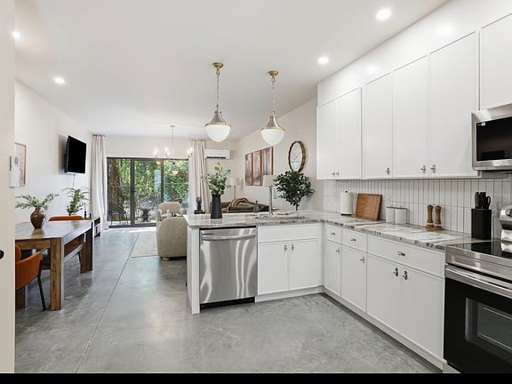 5th image of 524 S Watkins St