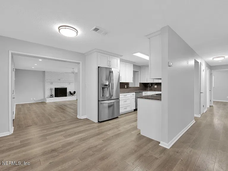 1104 Boca Grande Ave — Photo 14