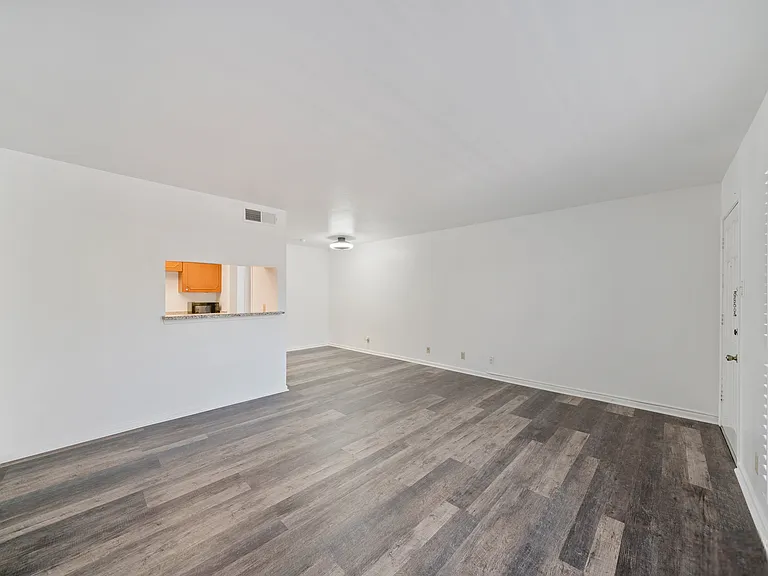 8401 N New Braunfels Ave #240 — Photo 23