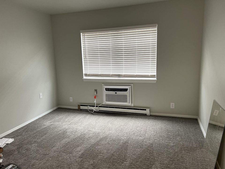 1st image of 939 E Homer St #11