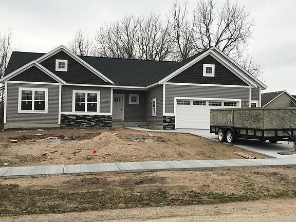 4th image of 2898 Fox Hill Dr.