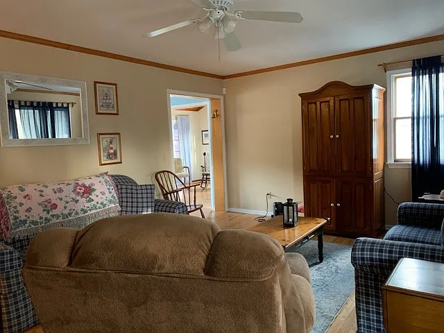 3 bed, 1472 sqft, $2,300 — Photo 3