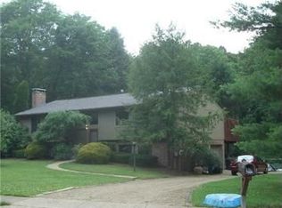 2298 Salem Dr, Pittsburgh, PA