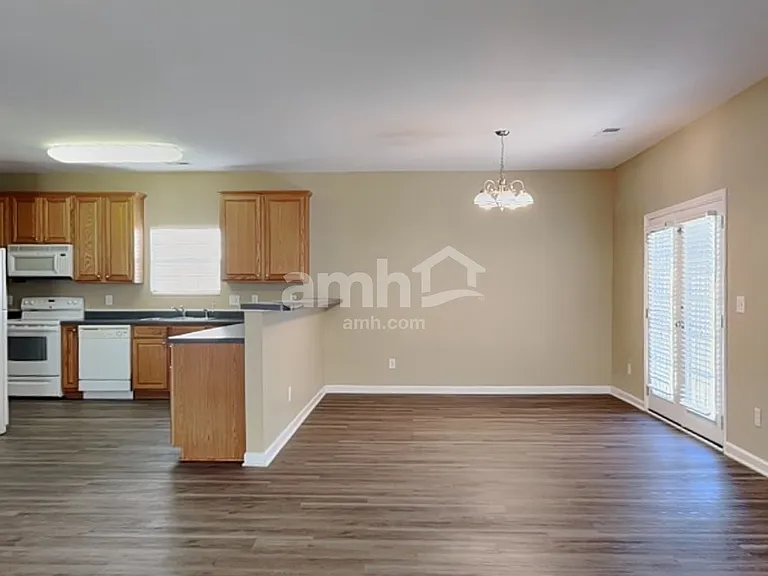 11 Silverbrook Ct — Photo 4