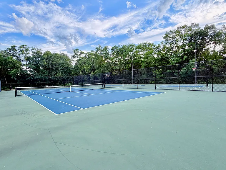 603 Eisenhower Dr — Photo 24
