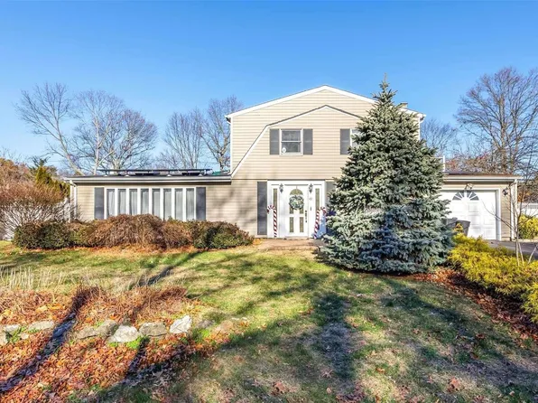 43 Lakeside Drive, Ronkonkoma, NY 11779
