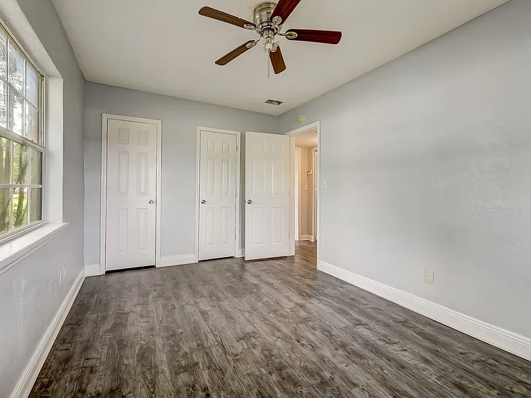 979 Mikael Ave — Photo 10