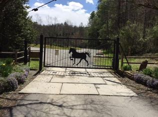 1926 Gobbler Rdg, Walland, TN 37886