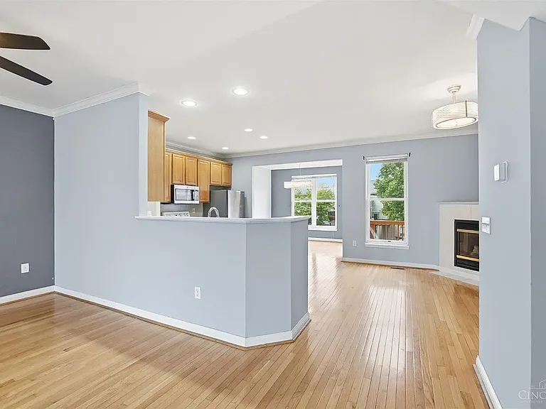 710 W Court St — Photo 22