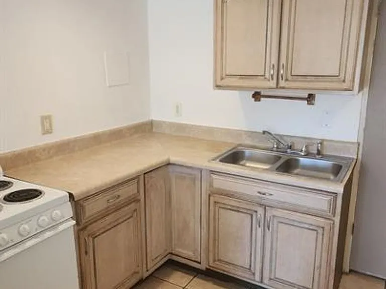 5038 & 5040 S Ridgewood Ave — Photo 15