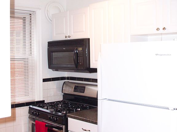4th image of 6313 Sutherland Ave #2E