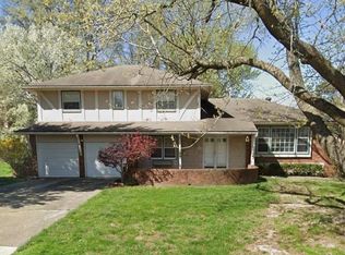 107 W 104th St, Kansas City, MO 64114