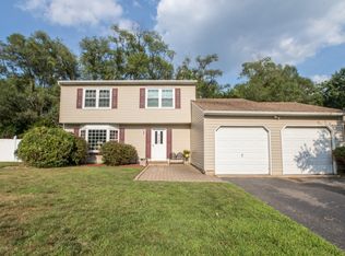 172 Luther Dr, Manchester, NJ 08759