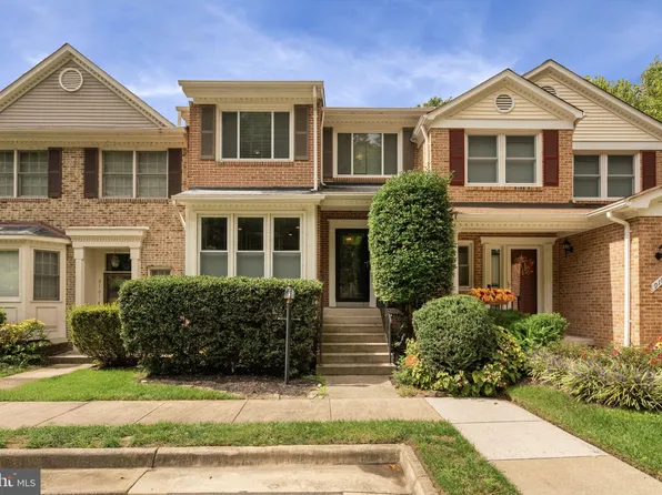 9103 Golden Sunset Ln, Springfield, VA 22153