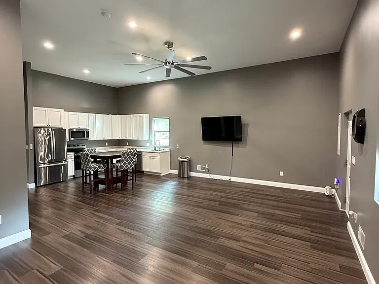 7260 Noblestown Rd #A — Photo 6