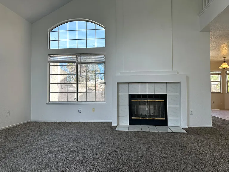 418 Kinsmill Ct — Photo 4