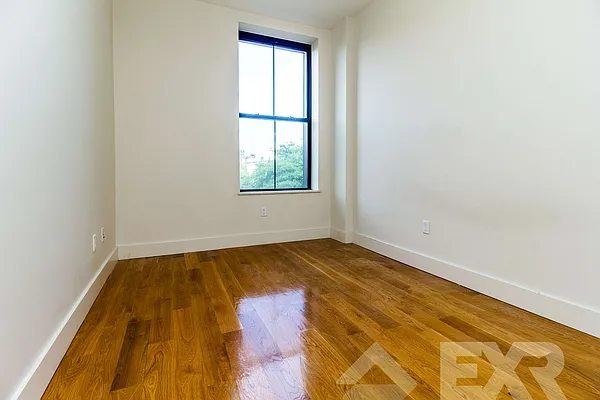 Rented by EXR | media 73