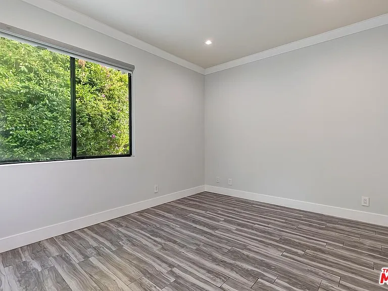 12730 Montana Ave — Photo 14
