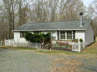 205 Lower Lakeview Dr, Hawley, PA 18428