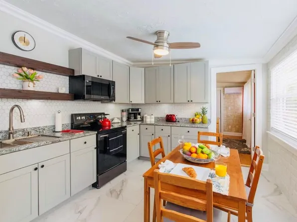 279 Hach Ln, West Palm Beach, FL