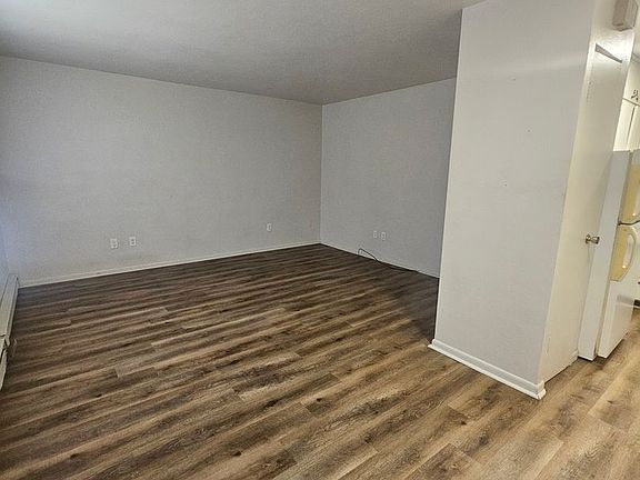 5th image of 607 NE 3rd Ave #4