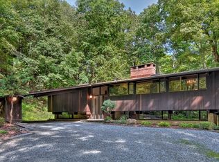 918 Duck Pond Rd, Newton, NJ 07860