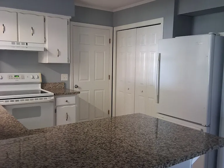802 Alabama Ave — Photo 23