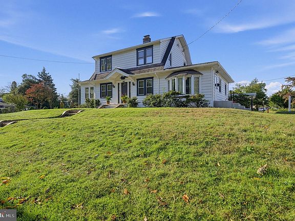2nd image of 222 Berlin Rd