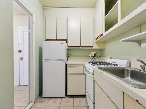 110-45 Queens Boulevard image 7 of 20