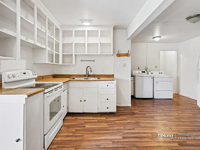 2040 S Fox St — Photo 7