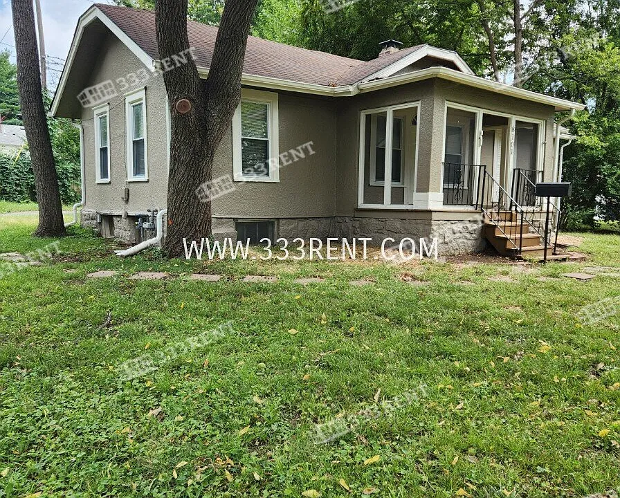 8101 Ward Pkwy