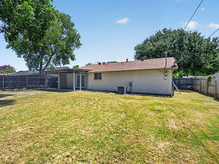 913 Russell Ln — Photo 28