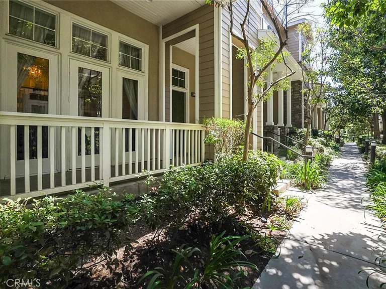 6251 Pacific Pointe Dr #17 — Photo 1