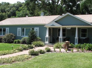 817 W 11th Ave, Mount Dora, FL 32757