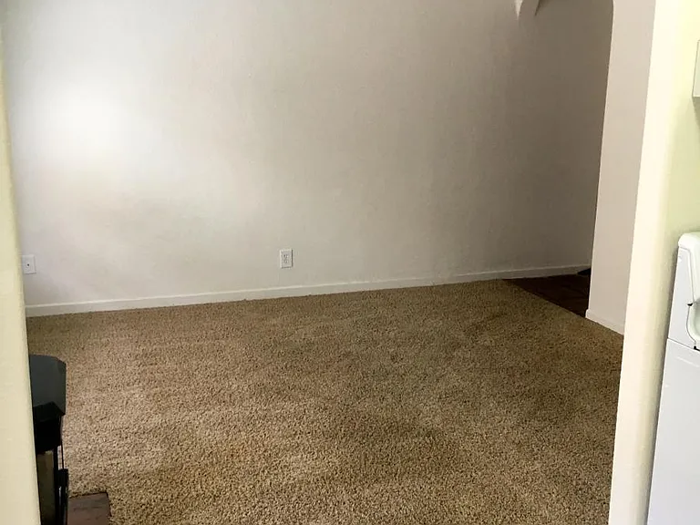 2117 Front St #2 — Photo 8