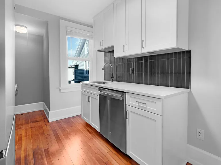 8 Kent Place Blvd #2 — Photo 6