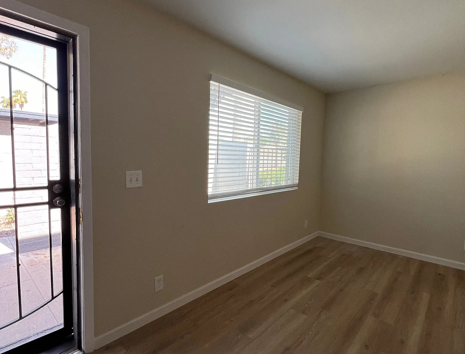 1078 W Flint St — Photo 3