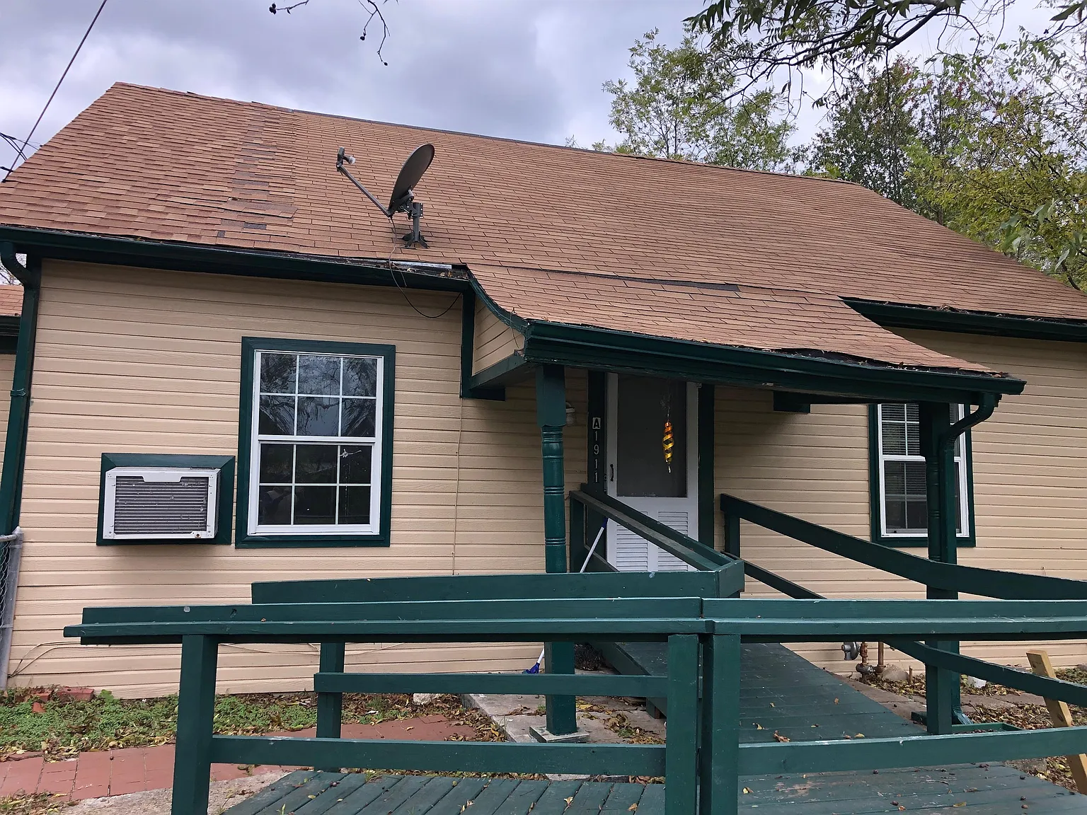 1911 Pecan Street - A — Photo 1
