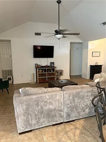 700 Lakeview Ln — Photo 15