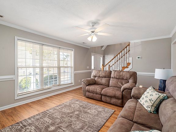 5th image of 1052 Willow Woods Dr