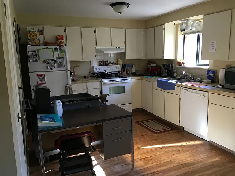2204-2206 Albany Ct — Photo 6