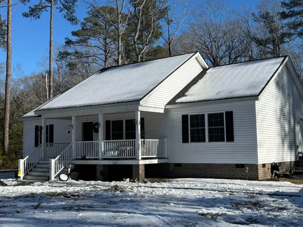 300 River Oaks Rd, Center Cross, VA 22437