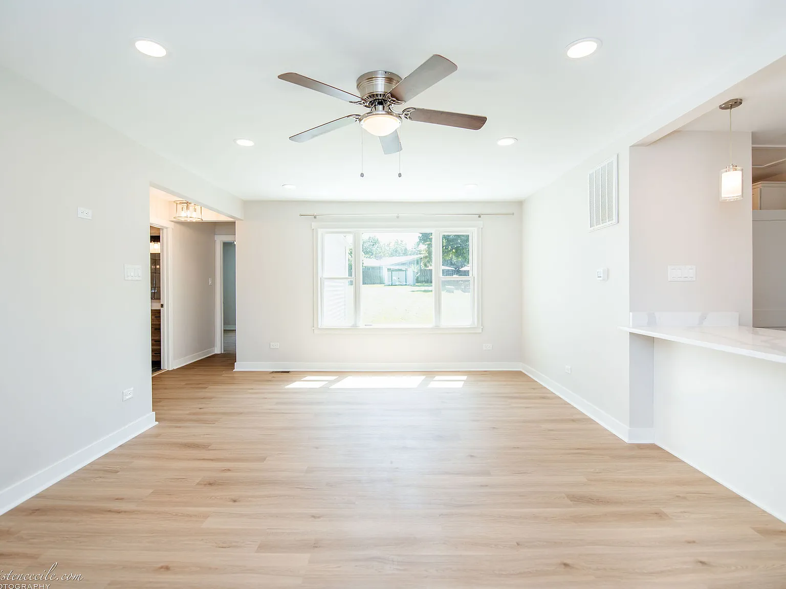 3 bed, 1300 sqft, $3,300 — Photo 4