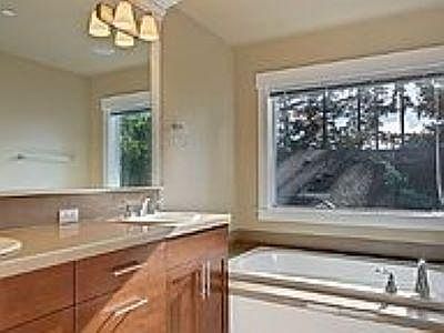 5th image of 9102 177th Pl NE