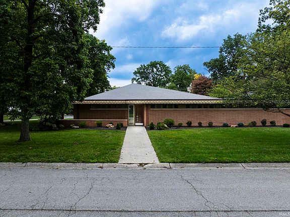 3rd image of 3410 W University Ave