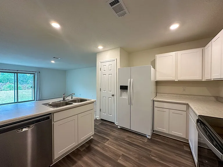 8727 Schooner Ln — Photo 6