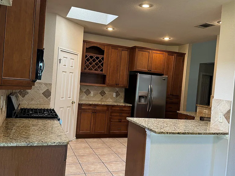 8001 Tallyho Trl — Photo 12